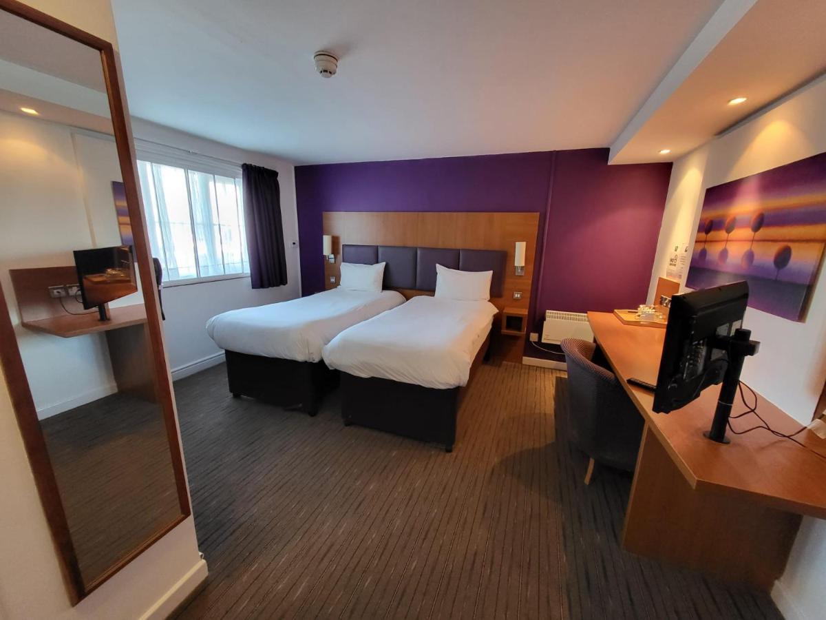 Hotel Oyo Tyger Inn, 3*