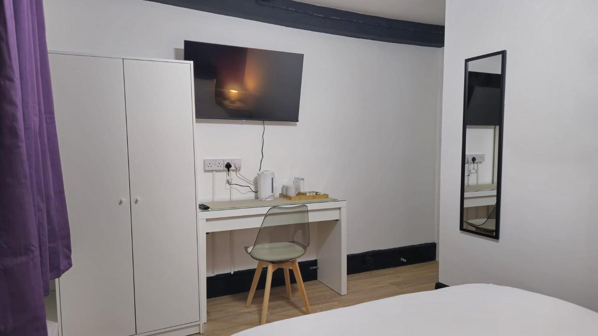 Oyo Tyger Inn, 3* Derby